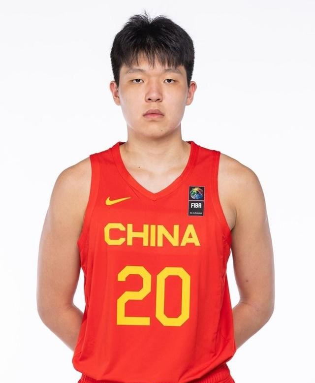 中国男篮vs日本男篮，姚明迎两好一坏消息，曝NBA抛来橄榄枝
