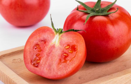 番茄是水果还是蔬菜？冷知识：番茄可以生吃