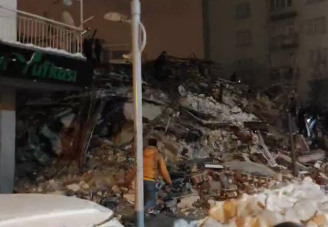突发！罕见7.8级强震，已有人伤亡，多栋建筑物倒塌，震中燃起大火！土耳其内政部长呼吁国际援助