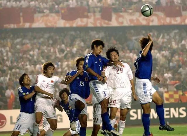 挺进决赛！中国足球创历史